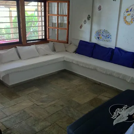 Agrelia House 펜션 *