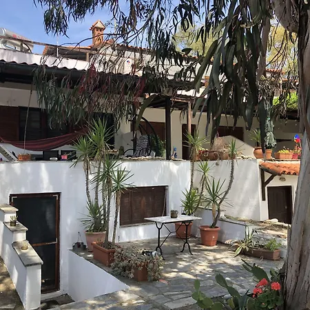 Agrelia House 펜션