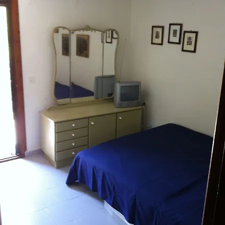 펜션 Agrelia House