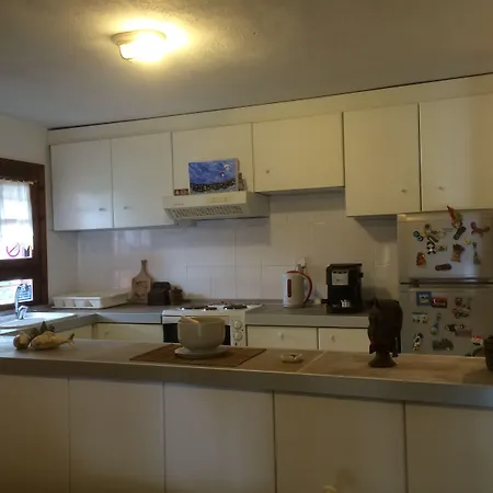 بيت للعطل Agrelia House