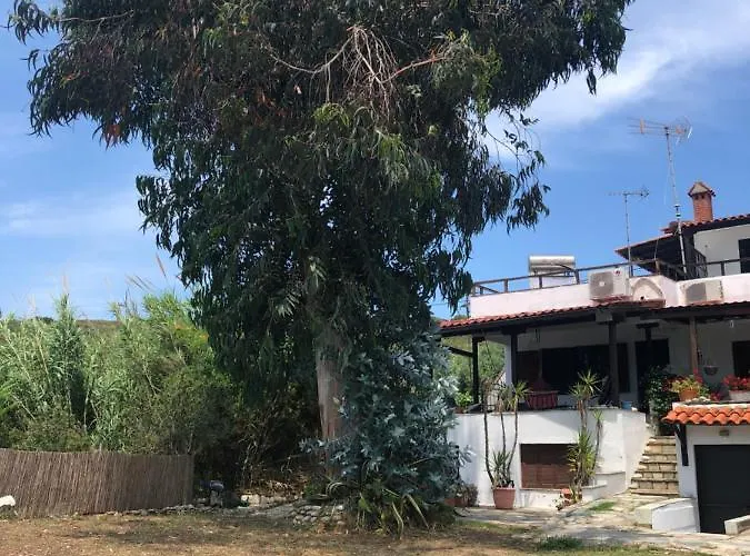 بيت للعطل Agrelia House